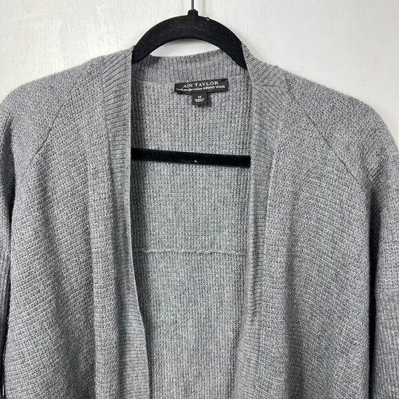 Ann Taylor gray merino wool textured cardigan sweater. Size medium - Picture 7 of 10